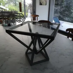 Levitating coffee table (tensegrity)