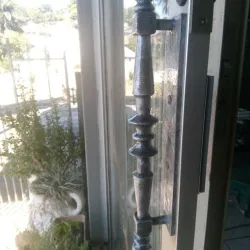 Long pull door handle