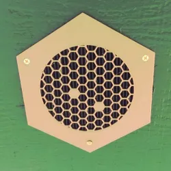 Honeycomb soffit vent