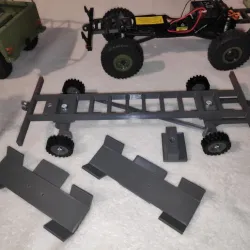 Axial SCX24 trailer with synchronised axles