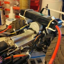 HG P407 Tamiya Bruiser Clone - Battery relocation on front