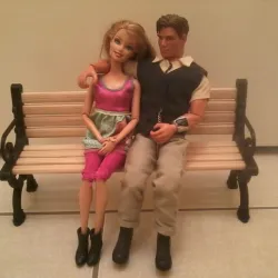 barbie scale bench