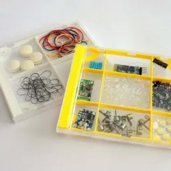 Customizable CD/DVD case organizer