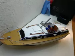 Fairey Huntsman 31 R/C boat