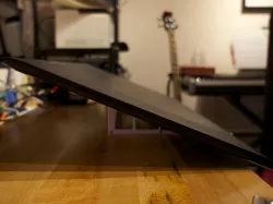 Fixed-angle desktop tablet easel