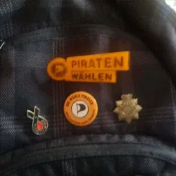 Pin "Vote Pirate!" (with script)