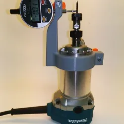 Makita RT0700 runout measuring fixture