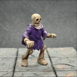 Skeleton Miniature, Robed