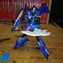 Transformers Prime Arcee arm blades
