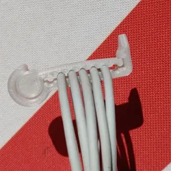 Cable clamp
