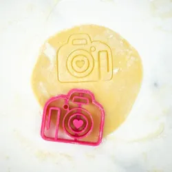 Cutter - camera love