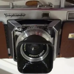 Voigtlander Vitessa  Lenshood