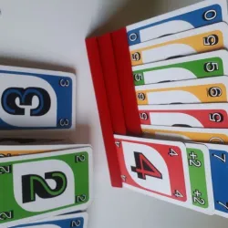 UNO playing card holder - hands free