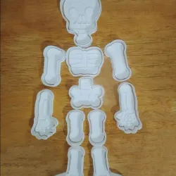 Skeleton Cookie Cutter (Assemblable)