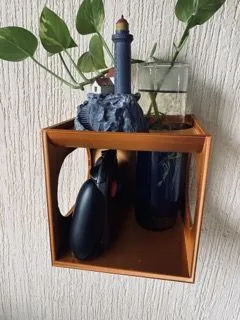 Decorative wall / desk shelf