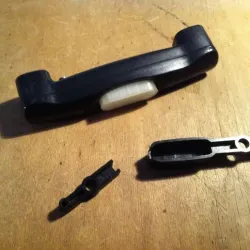 "Skara Wheel" Suitcase handle button