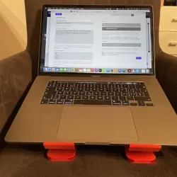 MacBook Pro "16" Stand
