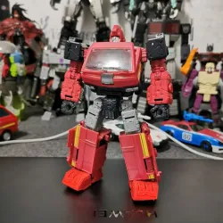 Transformers Earthrise Ironhide feet