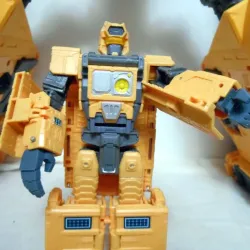 Transformers WFC Mainframe relaxed hands