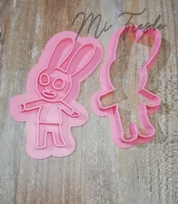 Simon the rabbit cutter and full body marker