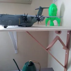 Stargate style wall bracket