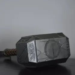 Thor: Love and Thunder - Hammer