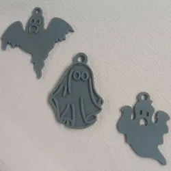 HALLOWEEN KEYCHAIN OR PENDANT (GHOSTS X3)