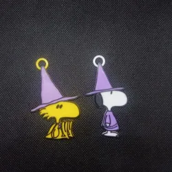 Snoopy and Woodstuck Warlock Key Chain