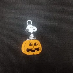 Snoopy keychain pumpkin 2