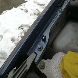 Ford Fiesta MK5 Facelift Hood holder clip
