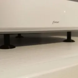 Freebox Delta Server ventilation foot
