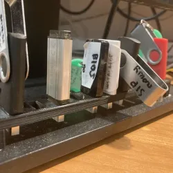 pendrive holder stand simple design