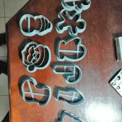 Tree cookie cutter