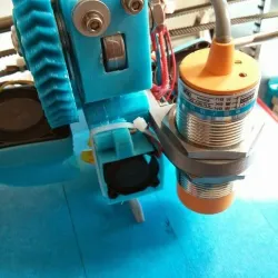 Parametric proximity sensor mount for Wade L3K Extruder