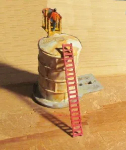 N Scale - 24 foot freestanding ladder