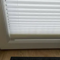 Bracket for window pleated blinds for gluing