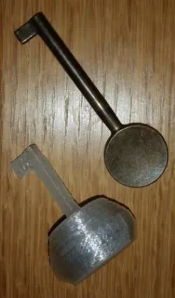 Spare Key; Spare Key, Knob