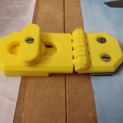 Case latch lock