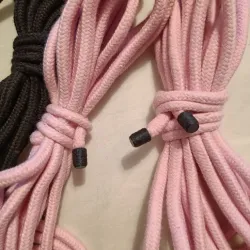 Cotton shibari rope end-cap