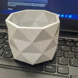 Triangle mini pot