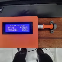 Automatic door box for henhouse (or other)