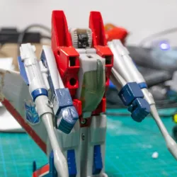 Transformers G1 Starscream hands