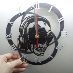 Clock / alarm clock