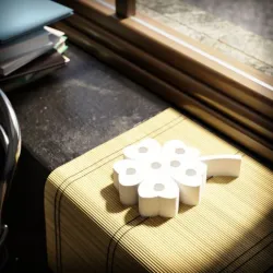 Free Weed (Clover Joint Vase)