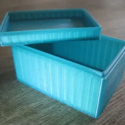 Simple lidded box