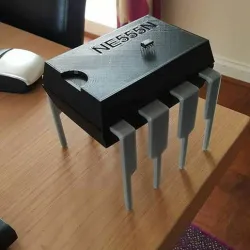 555 Timer / 8 Pin DIP Box