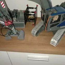 EC-160 Volvo clamshell grab / loader crane