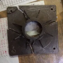 Tweeter driver support for horn