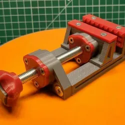 Desktop Work Vise (free STL)