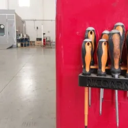 Solid screwdriver holder